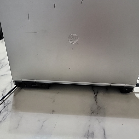 HP EliteBook 8470p Window's 7 Pro Working Missing Battery - Picture 3 of 7